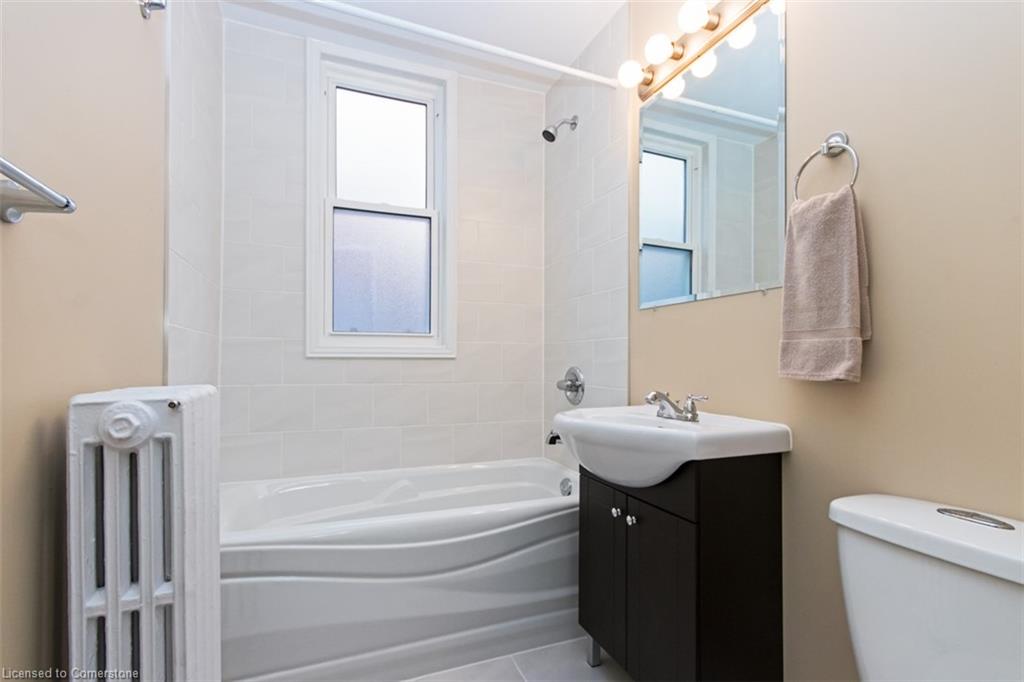 4-362 John Street S Property Photo 21
