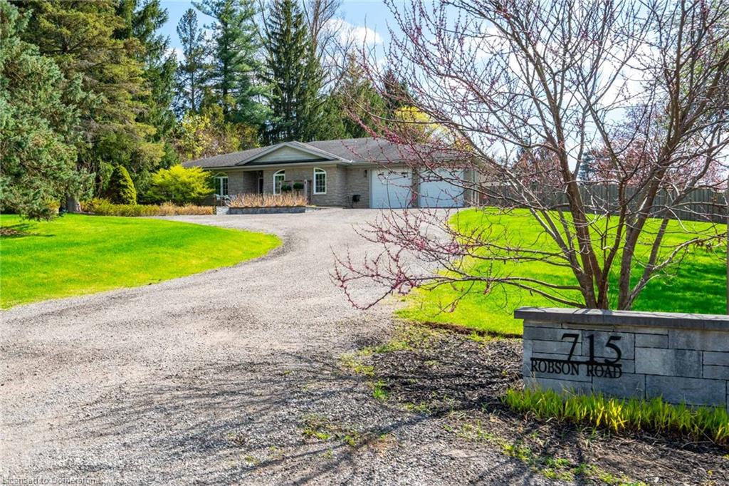 715 Robson Road Property Photo 2