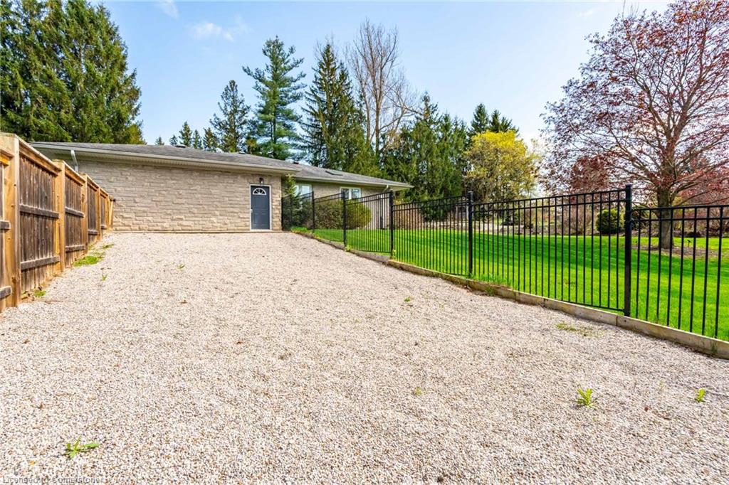 715 Robson Road Property Photo 41
