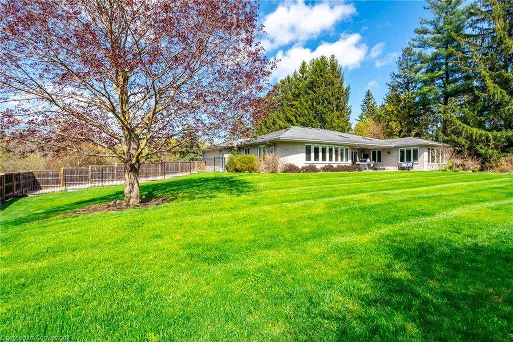 715 Robson Road Property Photo 43