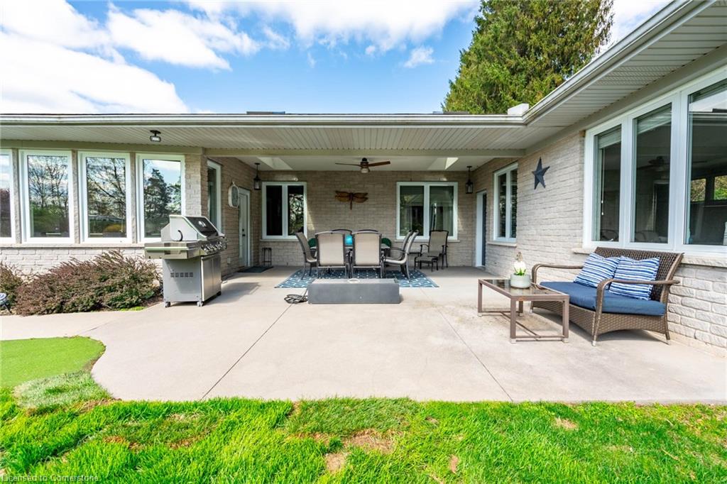 715 Robson Road Property Photo 44
