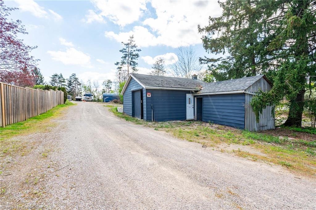 715 Robson Road Property Photo 47