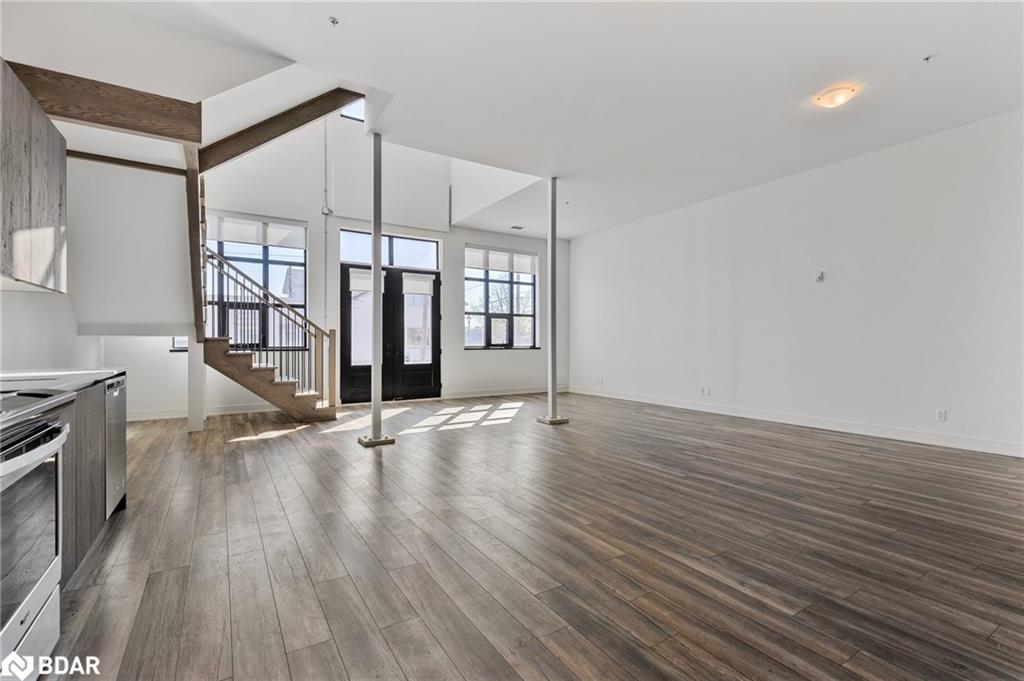 105-21 Matchedash Street Street Property Photo 11