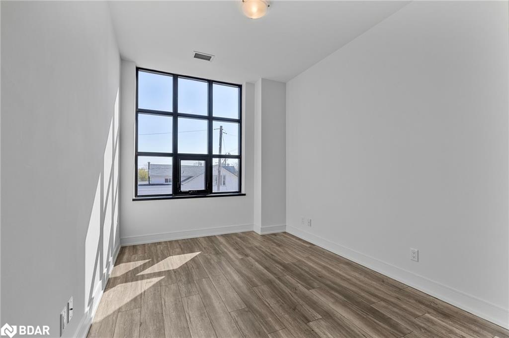105-21 Matchedash Street Street Property Photo 23