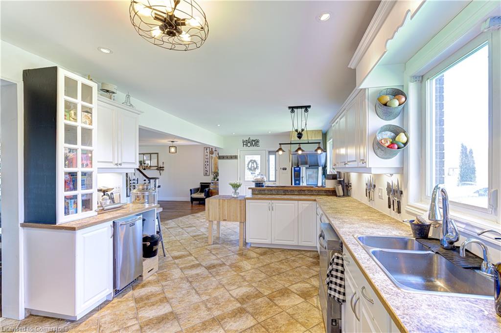 5489 Milburough Line Property Photo 8