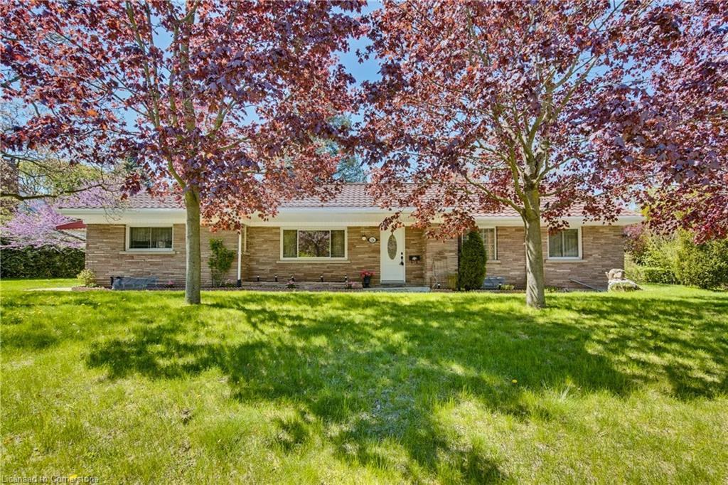 126 Mccall Crescent Property Photo 1