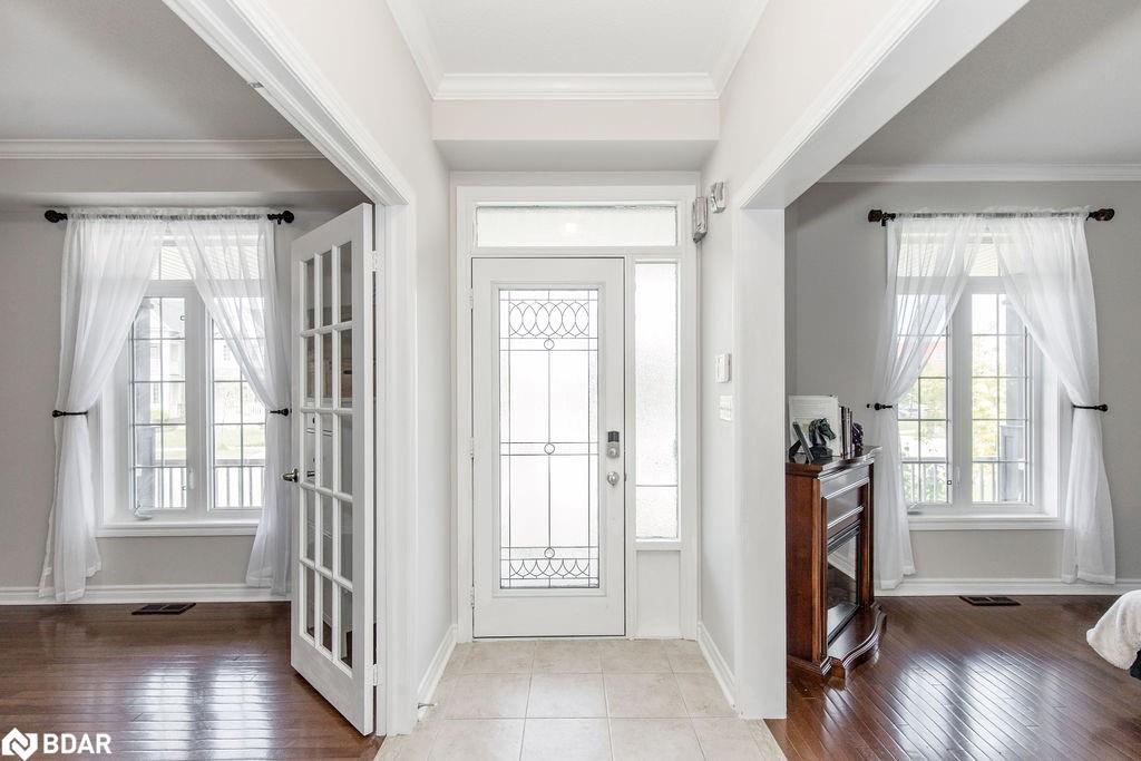 61 The Queensway Property Photo 4