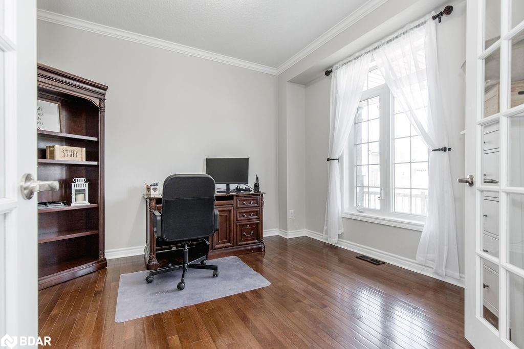 61 The Queensway Property Photo 11