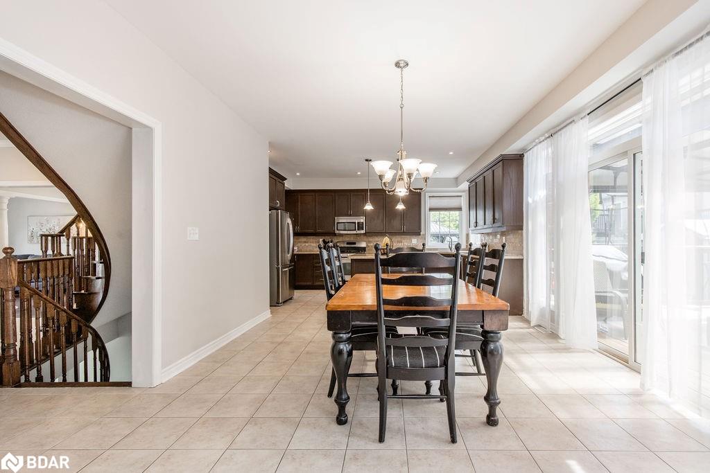61 The Queensway Property Photo 16