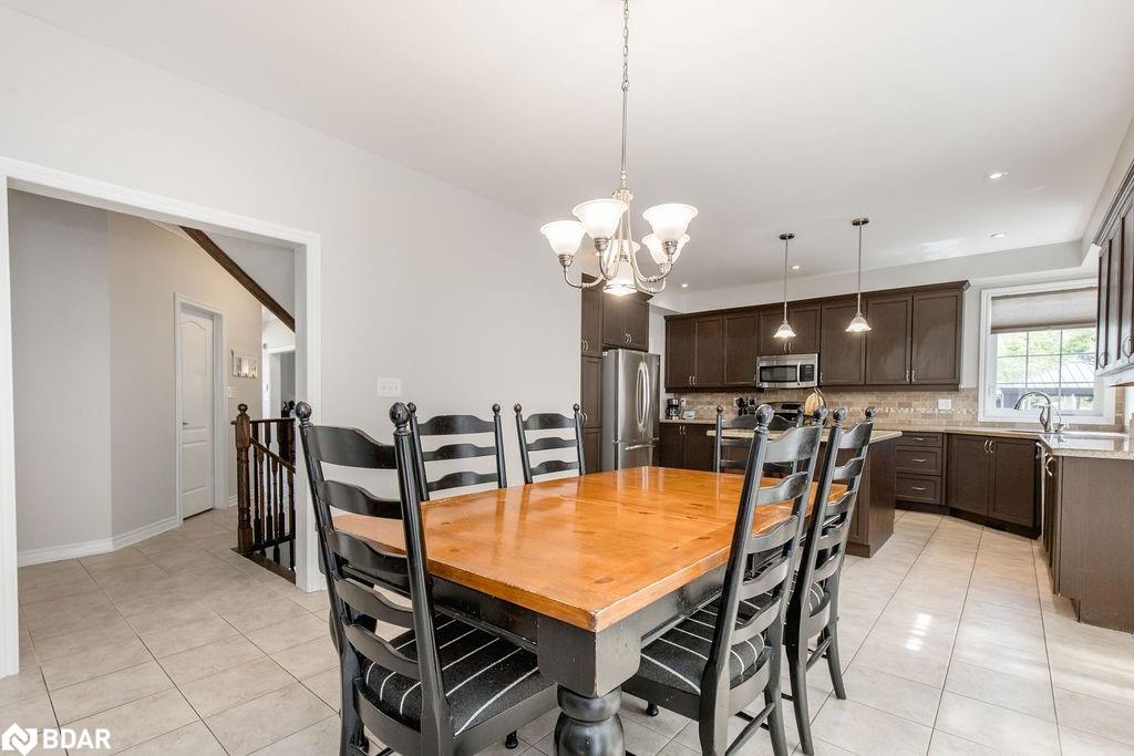 61 The Queensway Property Photo 17