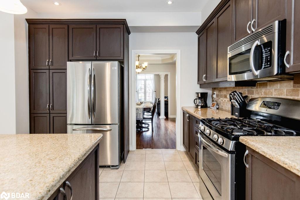 61 The Queensway Property Photo 20