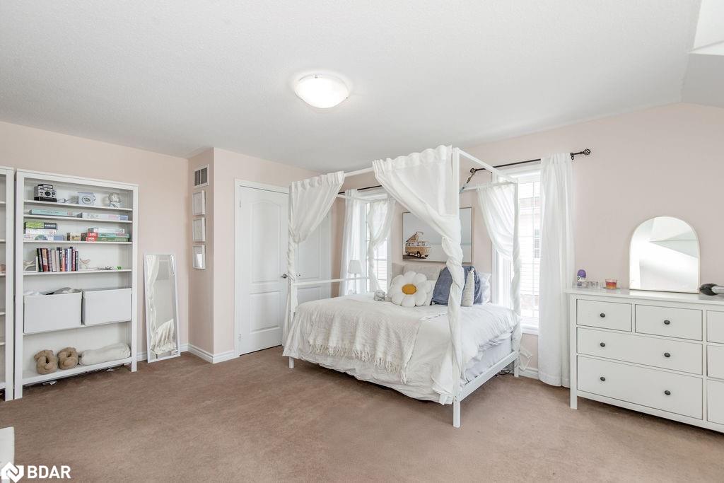 61 The Queensway Property Photo 36