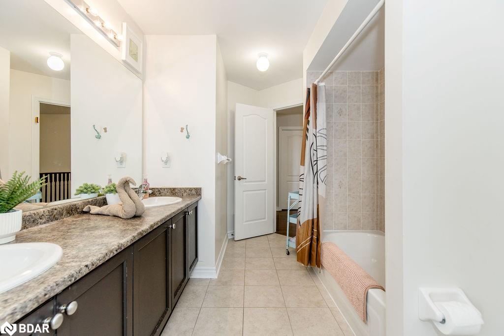 61 The Queensway Property Photo 37
