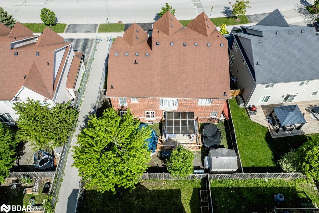 61 The Queensway Property Photo 47