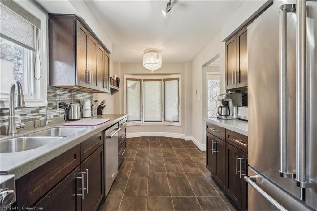 2229 Silverbirch Court Property Photo 6