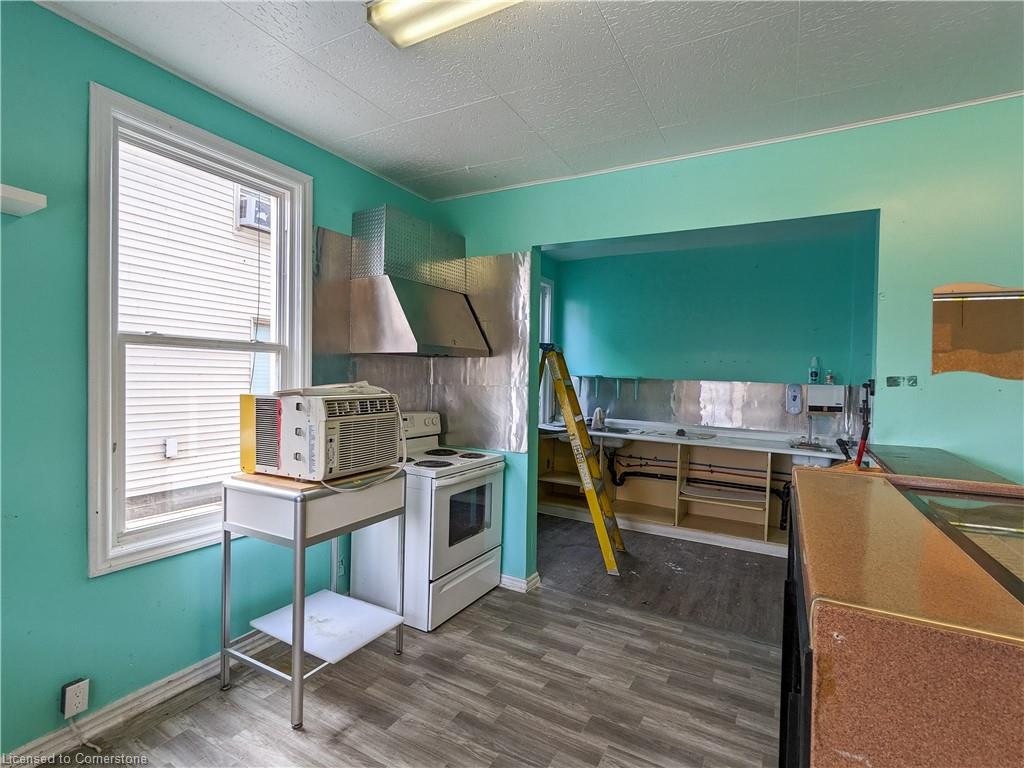 533-537 Christina Street N Property Photo 24