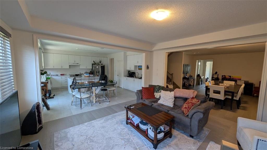 20 Zimmerman Gardens Property Photo 5