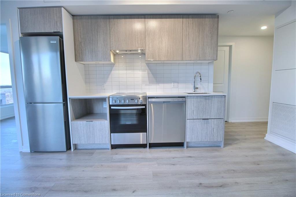 1605-395 Bloor Street E Property Photo 2