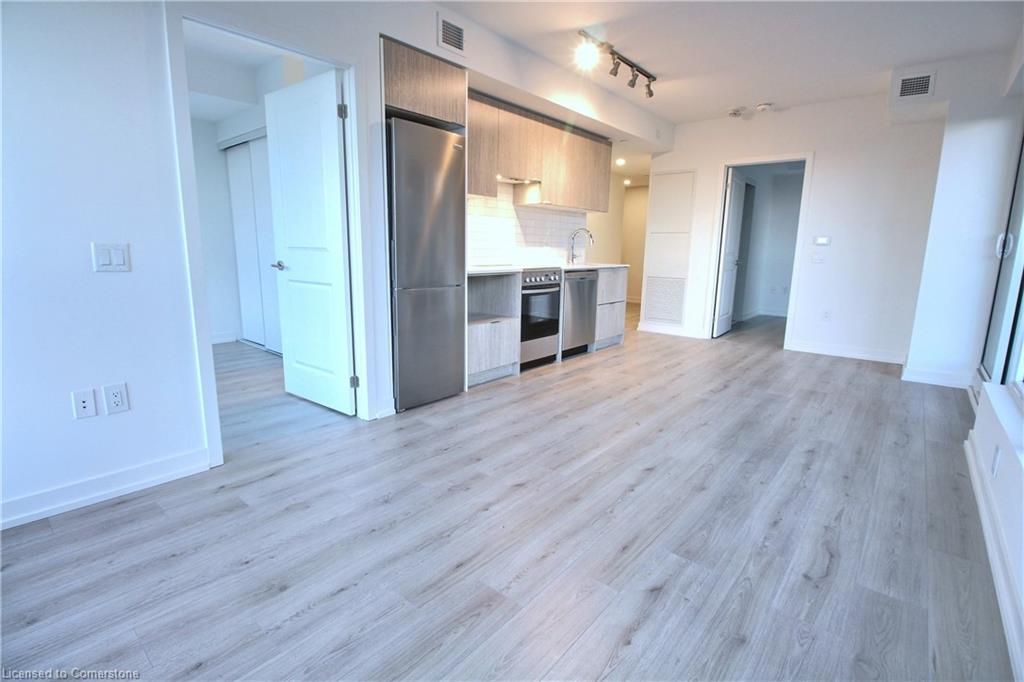 1605-395 Bloor Street E Property Photo 5