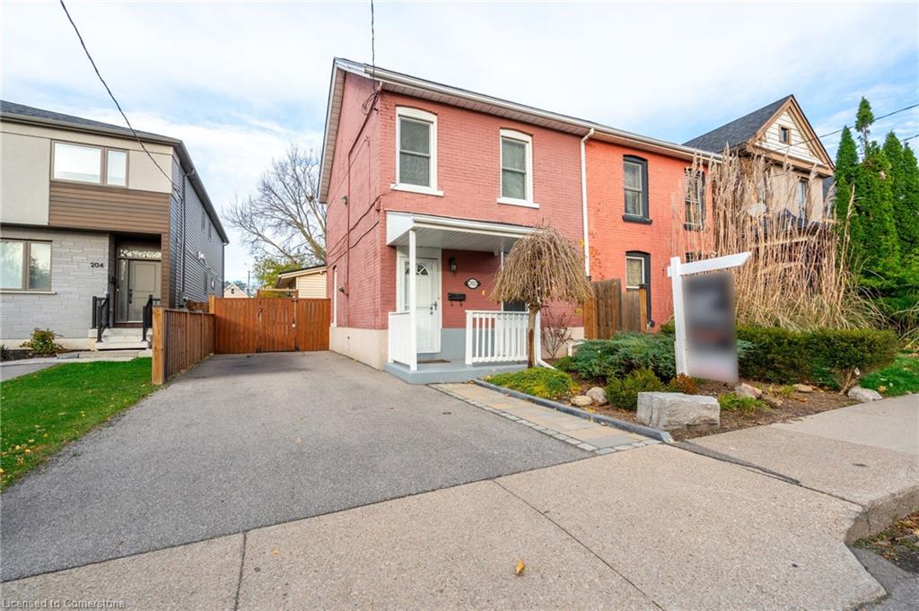 202 Canada Street Property Photo 1
