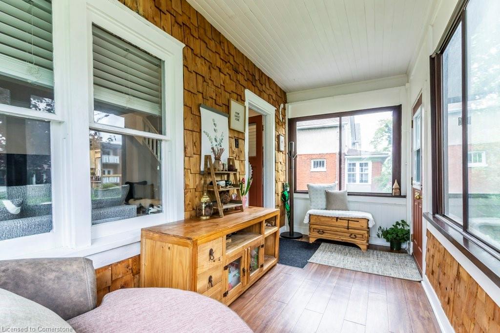 576 Brunswick Street Property Photo 4
