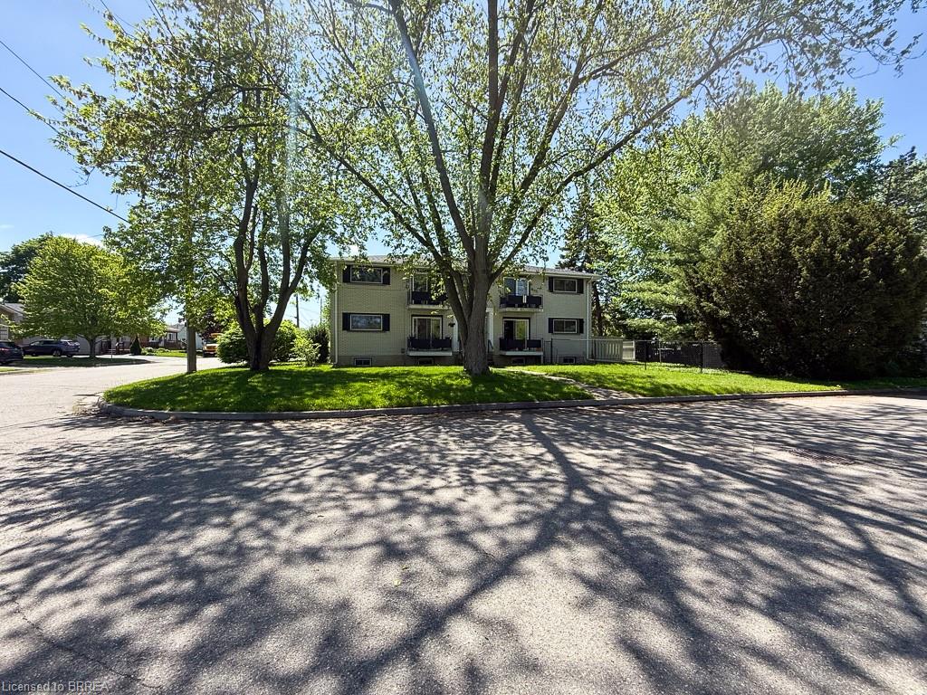 4-36 Graham Avenue Property Photo