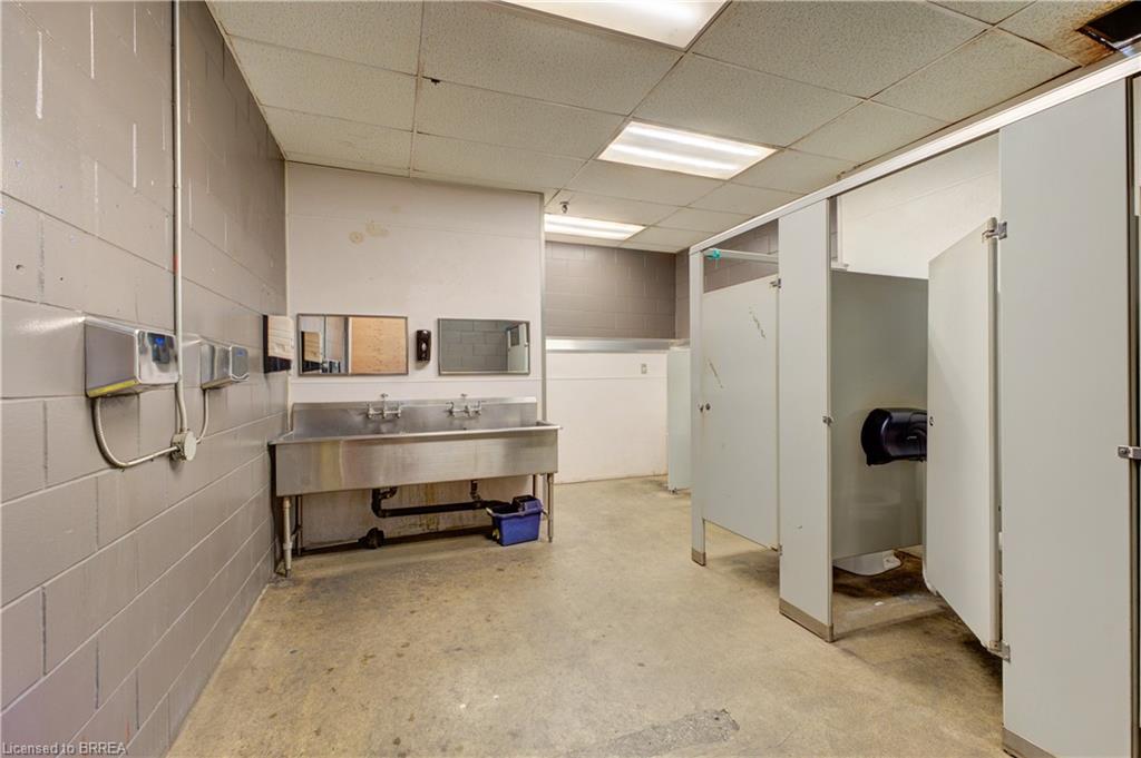 10 Spalding Drive Property Photo 16