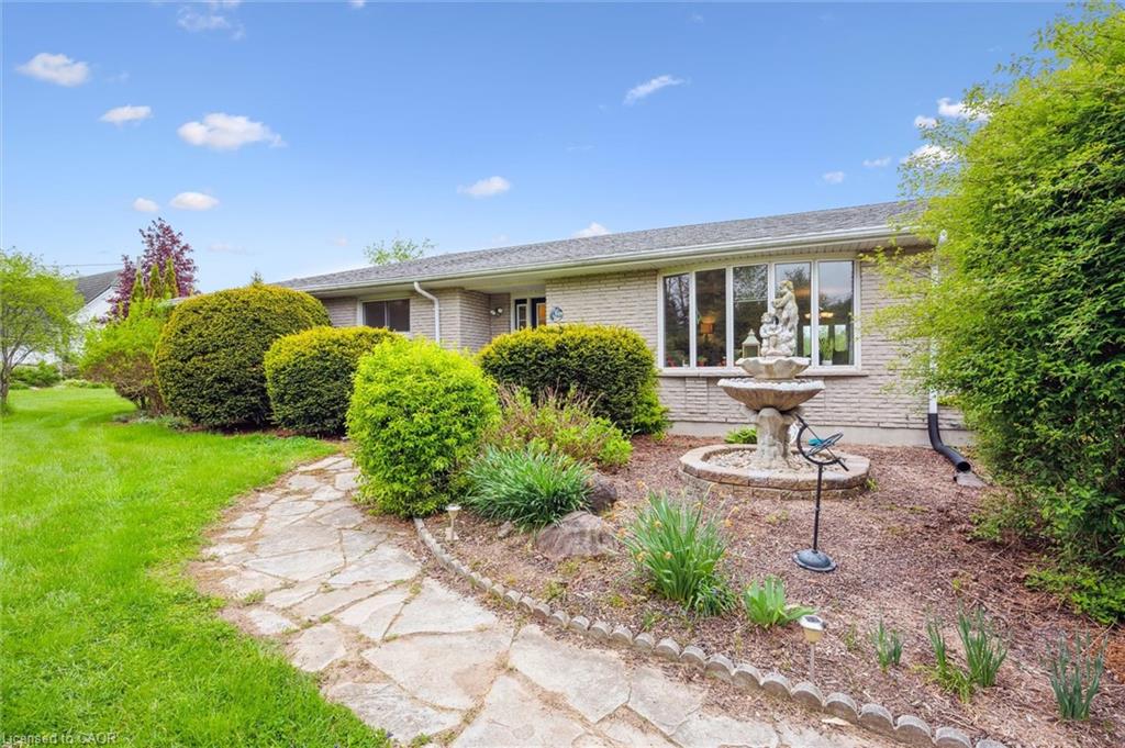 5814 Second Line E Property Photo 4