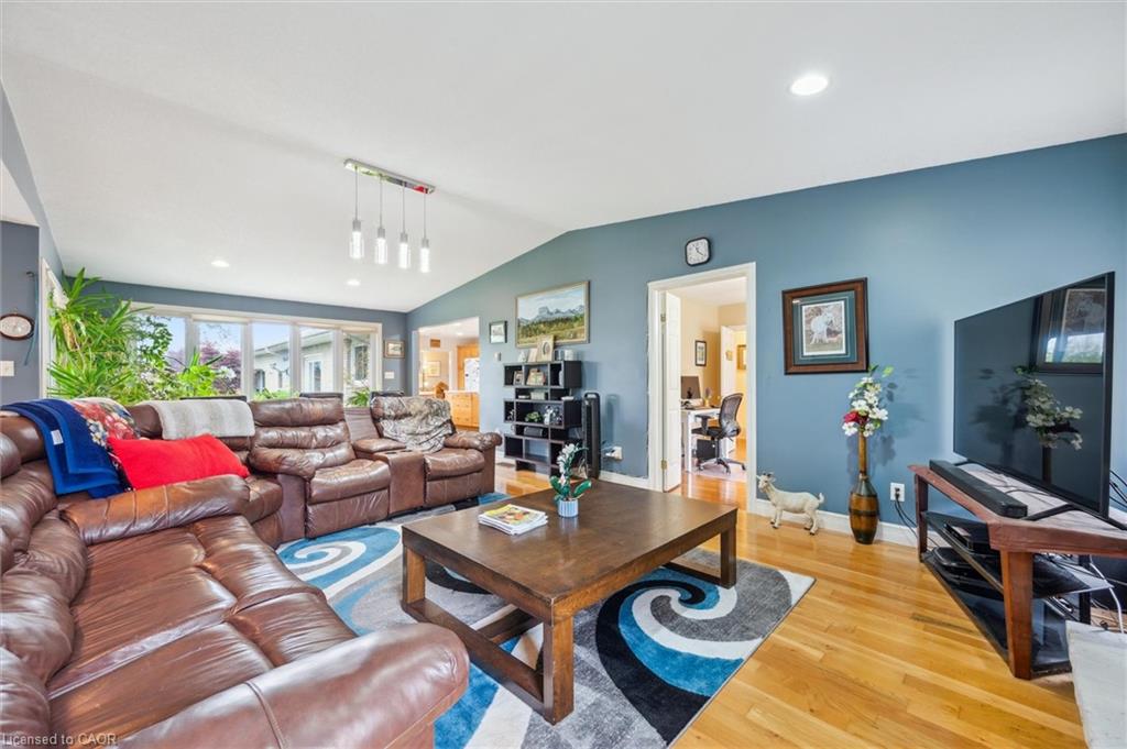 5814 Second Line E Property Photo 16