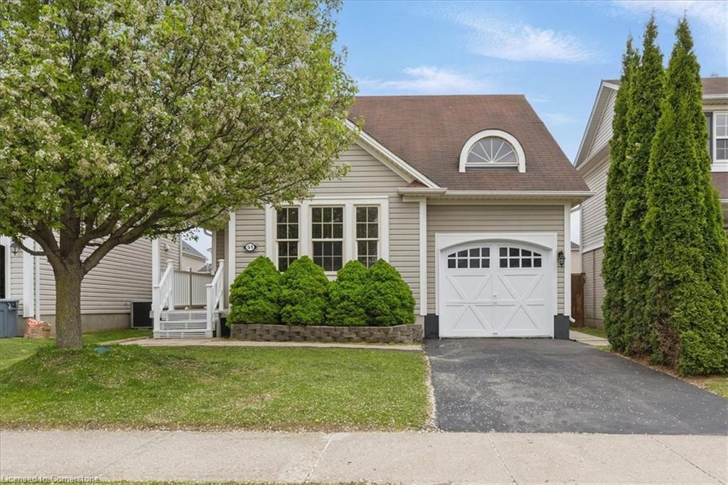 51 Hollinrake Avenue Property Photo