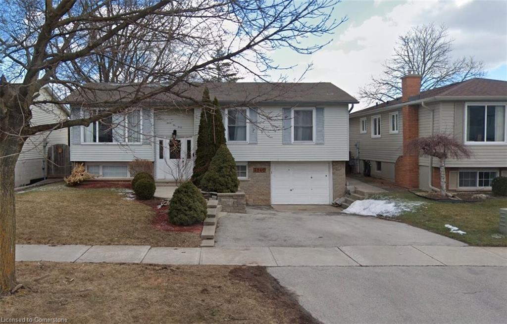 3140 Michael Crescent Property Photo
