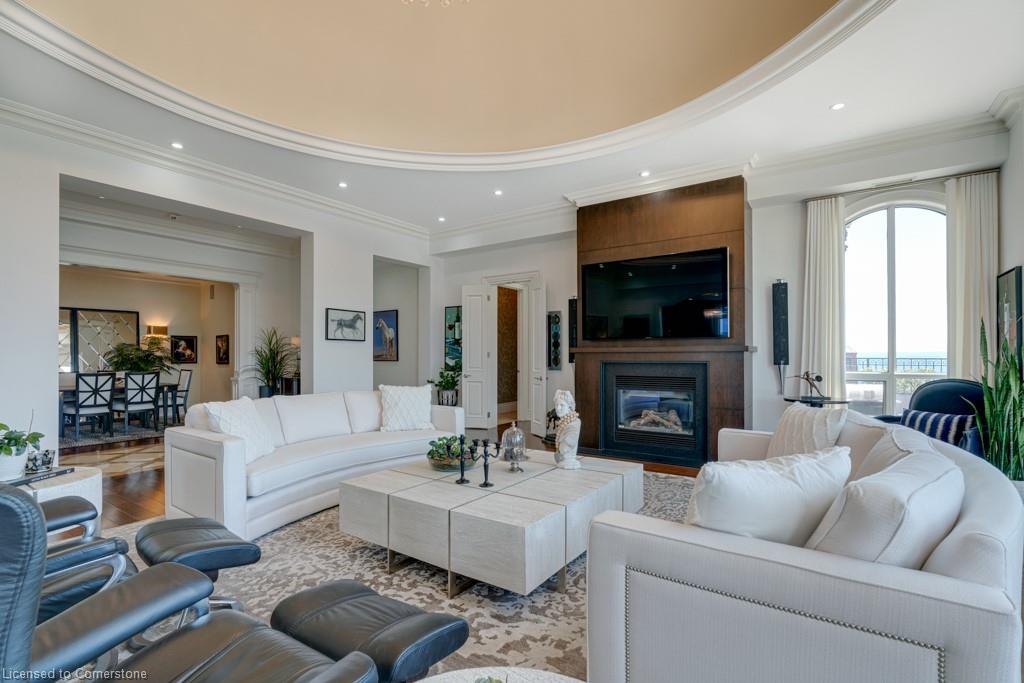 445 Elizabeth Street Property Photo 8
