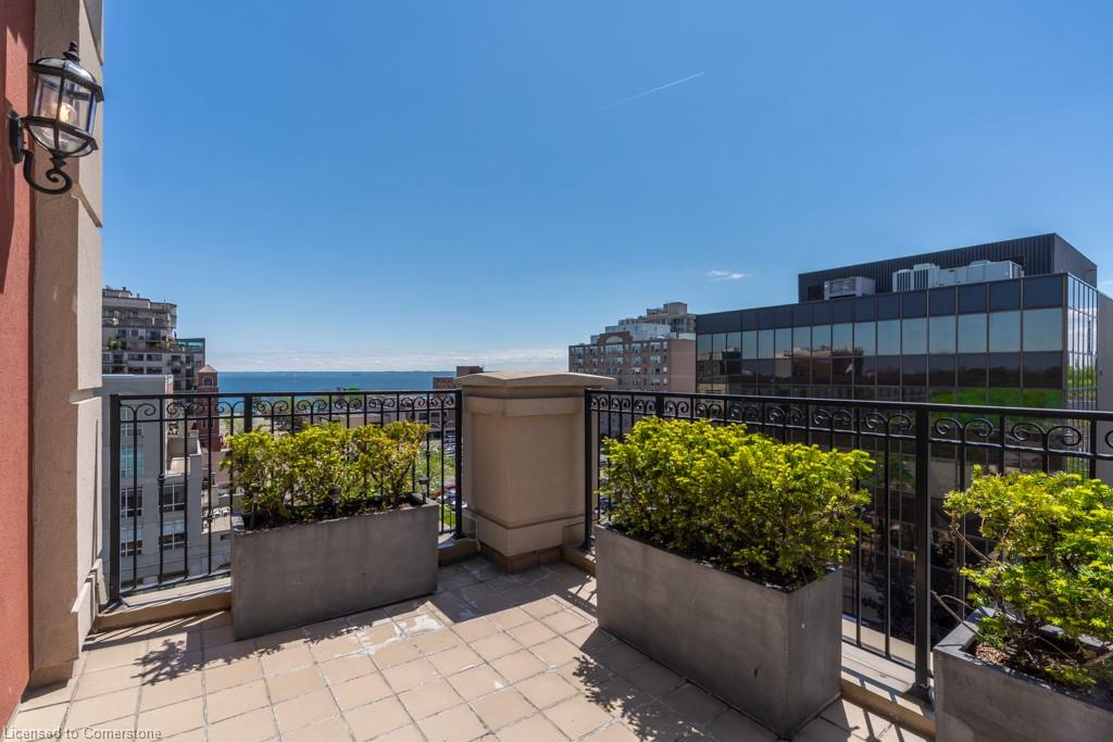 445 Elizabeth Street Property Photo 40