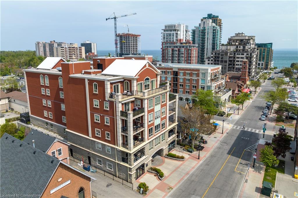 445 Elizabeth Street Property Photo 47