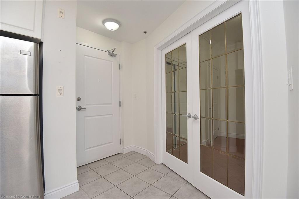 604-90 Charlton Avenue W Property Photo 7