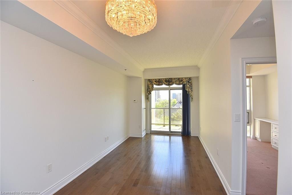 604-90 Charlton Avenue W Property Photo 8