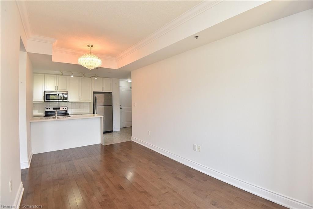 604-90 Charlton Avenue W Property Photo 11