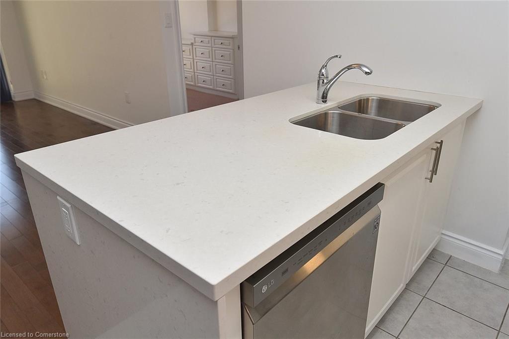 604-90 Charlton Avenue W Property Photo 14