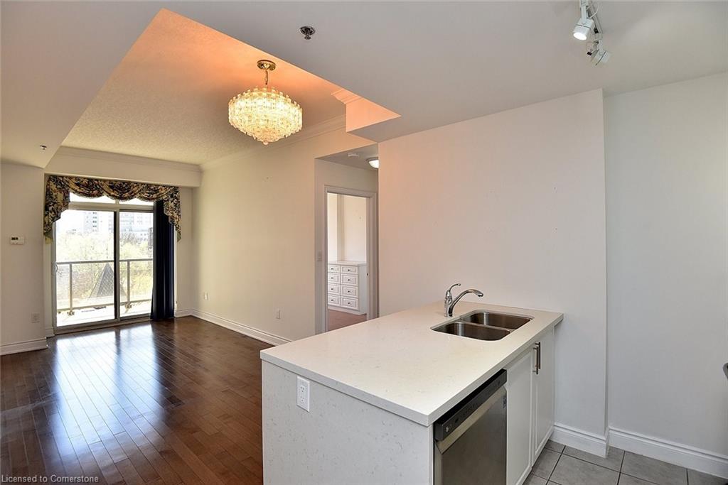 604-90 Charlton Avenue W Property Photo 17