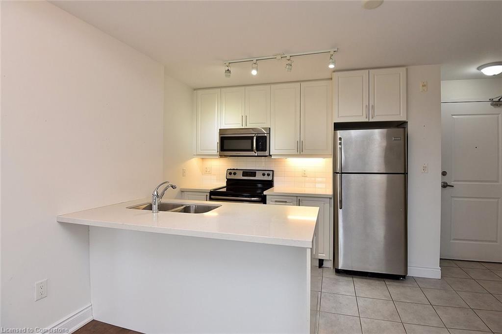 604-90 Charlton Avenue W Property Photo 19