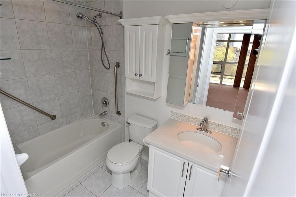604-90 Charlton Avenue W Property Photo 32