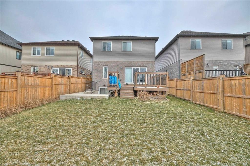 6045 Ernest Crescent Property Photo 9