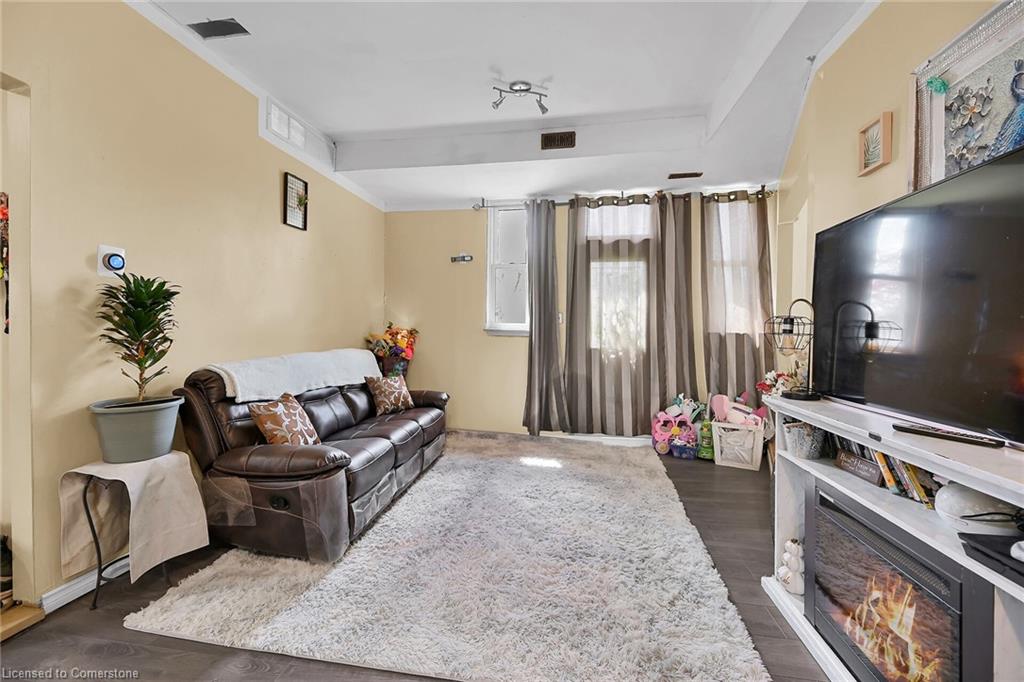 37 Talbot Road Property Photo 6