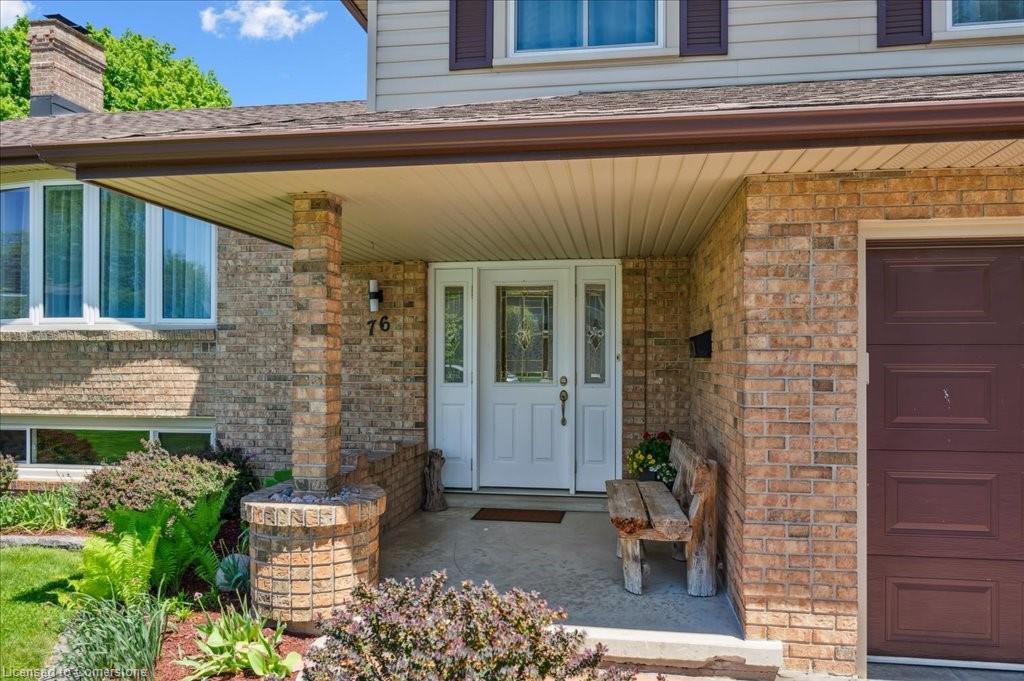 76 Lower Canada Crescent Property Photo 4