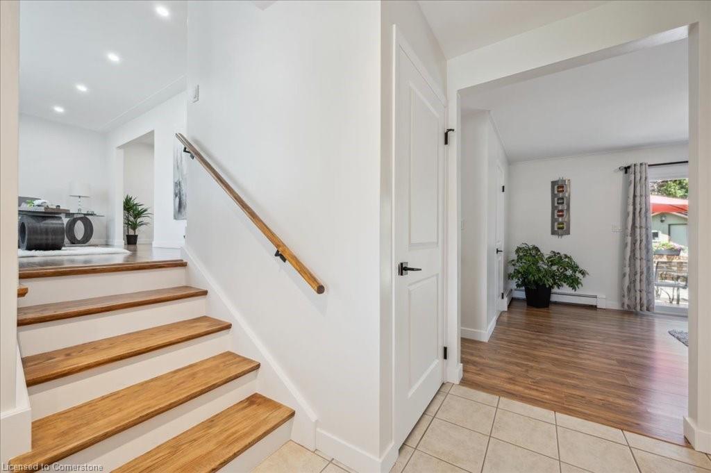 76 Lower Canada Crescent Property Photo 6