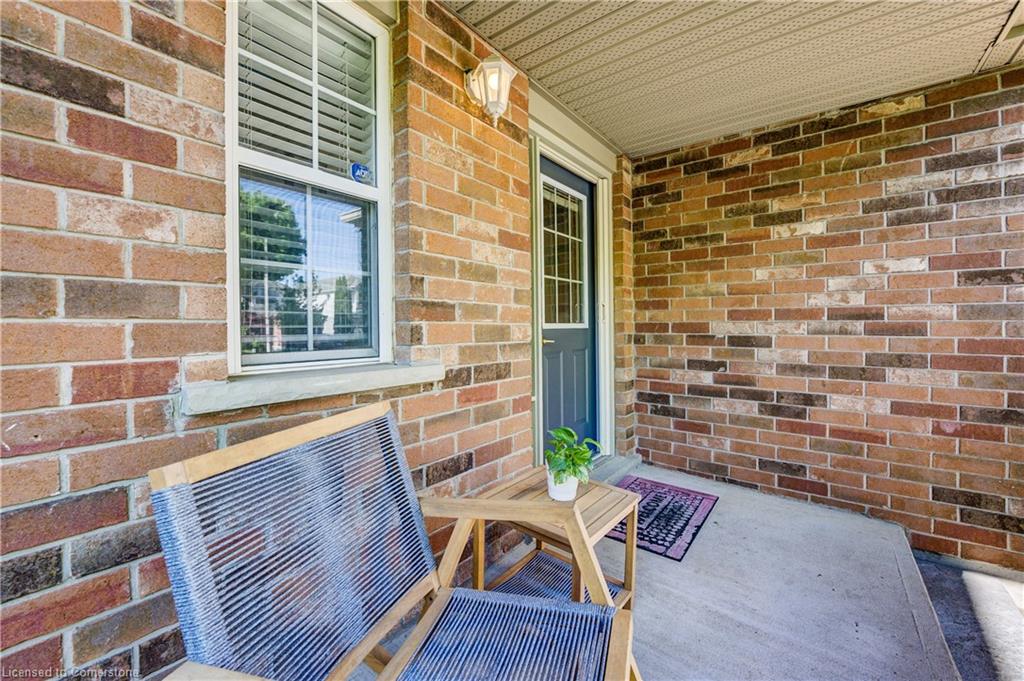 16 Karalee Crescent Property Photo 5