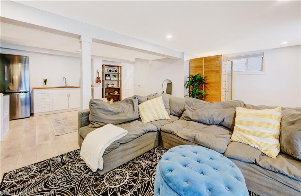 16 Karalee Crescent Property Photo 32