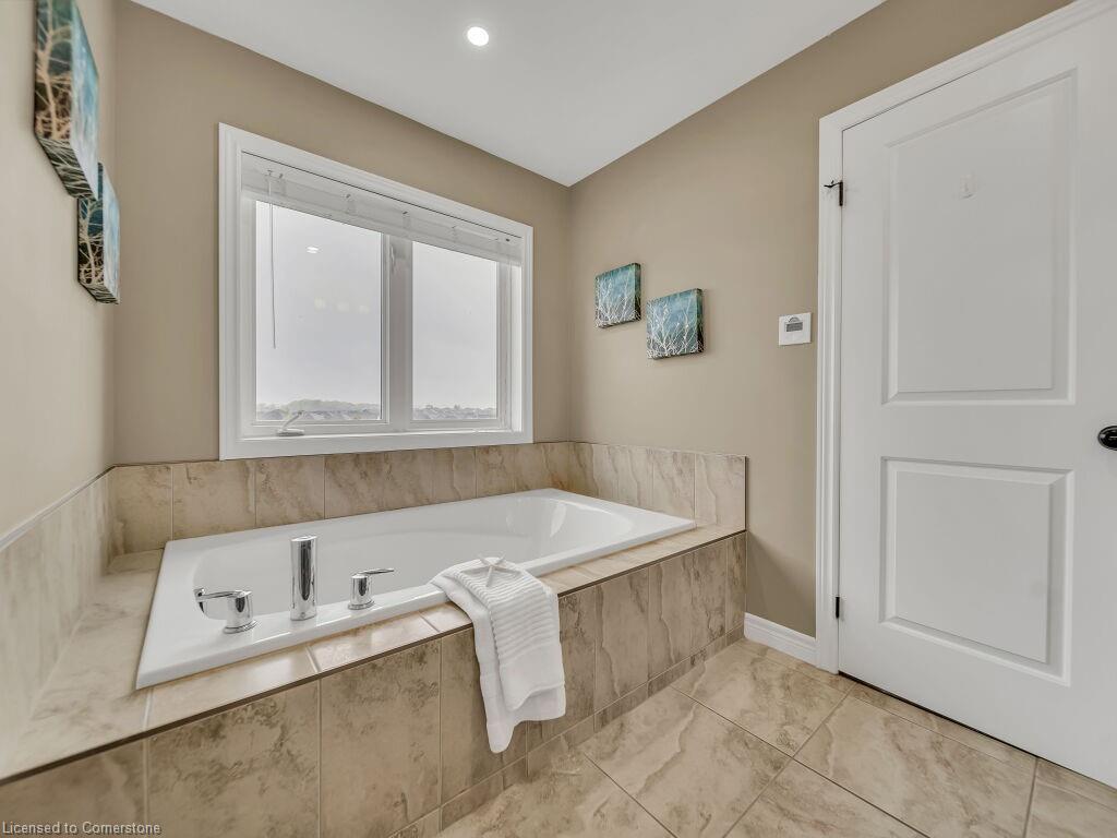 264 Evens Pond Crescent Property Photo 31