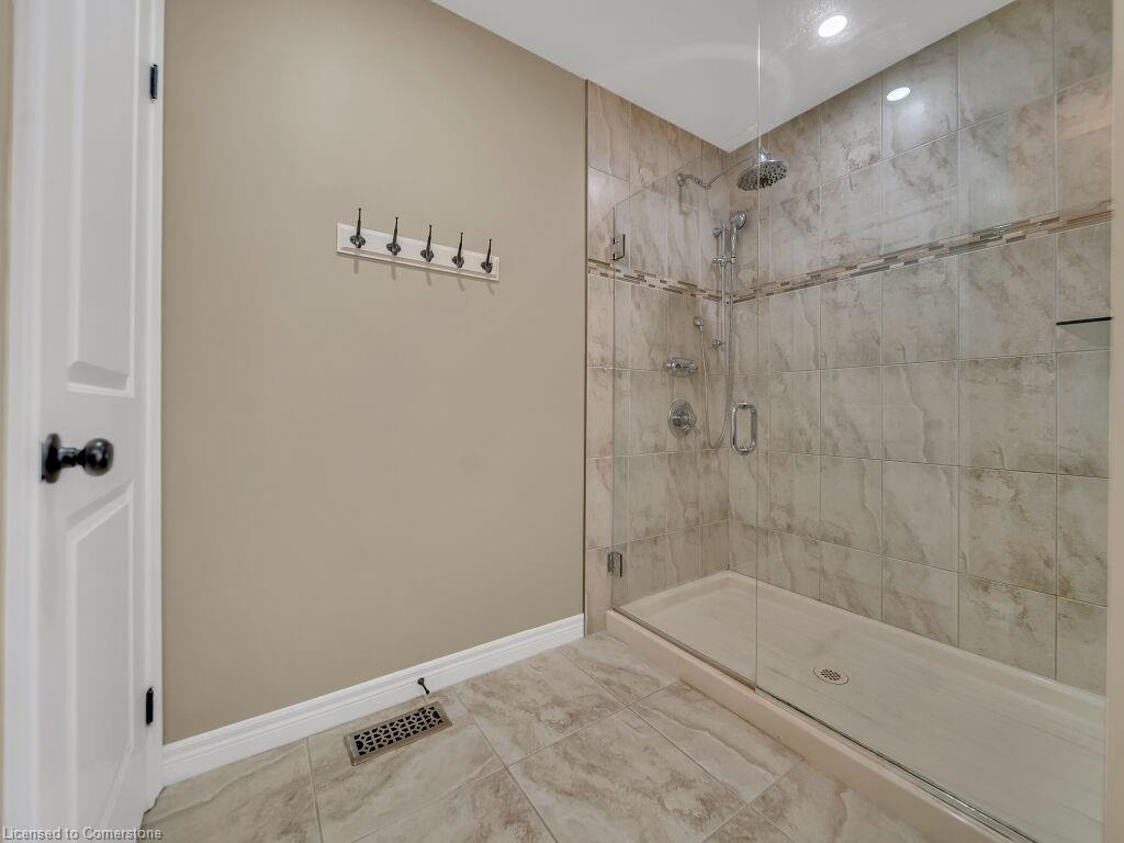 264 Evens Pond Crescent Property Photo 32