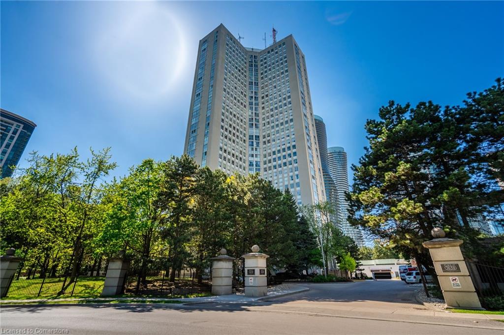 2302-3650 Kaneff Crescent Property Photo 1